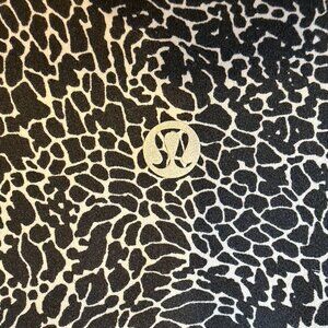 Lululemon In Movement 7/8 leggings SZ 8 W5BTIS Everlux Diffuse Strarlight Black